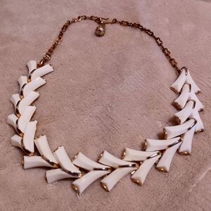 Vintage Trifari Valencia Thermoset 1958 Necklace